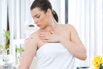 Xem tướng phụ nữ phú quý qua nốt ruồi trên ngực 