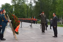 Thủ tướng Nguyễn Xuân Phúc vào Lăng viếng Lenin