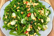 Công thức nộm rau muống giòn mát cho ngày hè nóng