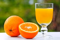 10 loại nước ép trái cây trị mụn hiệu quả