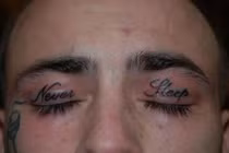 Sởn gai ốc với những hình xăm mí mắt