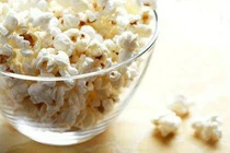 Ăn vặt để... giữ vòng eo chuẩn hơn