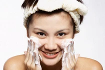 11 sai lầm nguy hiểm khi dùng sữa rửa mặt