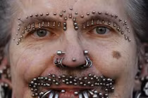 Những kiểu đeo khuyên rùng rợn nhất thế giới (1)