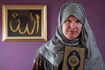 Ảnh: Chàng cựu binh thành người Hồi giáo chuyển giới