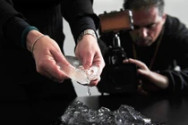 Đòi bồi thường 1.000 tỷ vì túi nâng ngực rởm