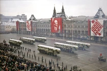 Sức mạnh khổng lồ của Hồng quân Liên Xô qua ảnh màu quý giá