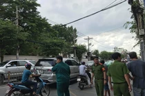 Nổ xe máy tại trụ sở công an, một cán bộ bị thương