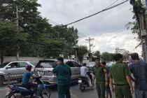 Nổ xe máy tại trụ sở công an, một cán bộ bị thương