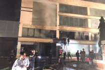 Đang cháy lớn tại nhà xưởng Công ty Bánh kẹo Á Châu, TP HCM