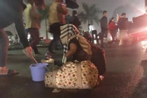 Ngán ngẩm cảnh "cái bang" hoành hành lễ khai ấn đền Trần