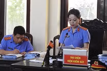 Xét xử bác sĩ Lương: Vì sao đại diện VKSND phải xin lỗi? 