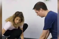 Video: Mẹo phòng chống sự cố vô duyên với áo trễ