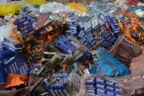 Lấy gạch tiêu hủy pháo, 4 cán bộ thi hành án, công an bị thương