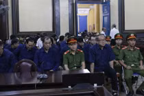 Các giám đốc công ty “ma” của Phạm Công Danh òa khóc giữa Tòa