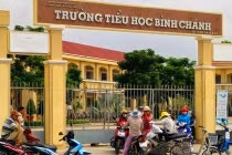 Vụ cô giáo quỳ xin lỗi: Cách chức Hiệu trưởng trường TH Bình Chánh