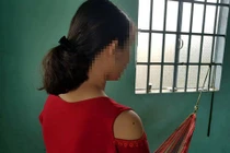 Tạm đình chỉ Phó Công an xã bị "tố" sàm sỡ nữ sinh