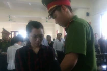 Tại sao hoãn xử lần 2 hotgirl “rút ruột” hơn 50 tỷ ở Eximbank?