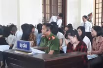 "Hot girl" Eximbank chiếm đoạt hơn 50 tỉ đồng tiều tụy hầu tòa lần 3