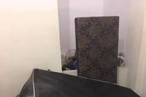 Con gái luôn kêu chẳng có gì mặc nhưng đây mới là sự thật