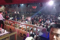 Ảnh: Đột kích quán bar ở Quận 1, gần 100 dân chơi nghi phê ma túy