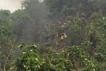 Hiện trường rơi máy bay quân sự tại Nghệ An