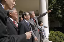 Nhìn lại chuyến công du lịch sử của nguyên Thủ tướng Phan Văn Khải