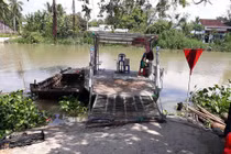 Đang điều tra nghi án chồng giết vợ, gọi con vớt xác