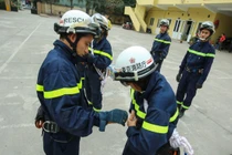 Thán phục "biệt đội bông hồng thép" của Cảnh sát PCCC Hà Nội