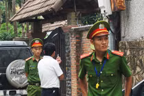 Cận cảnh khám xét nhà riêng hai nguyên Chủ tịch TP Đà Nẵng