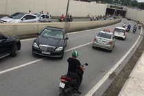 Đang xác minh vụ xe biển "ngũ quý" chạy ngược chiều hầm Kim Liên