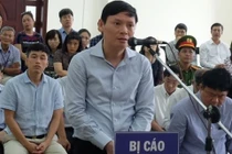 Xét xử vụ án Đinh La Thăng: Ở PVC “đưa tiền không cần giấy tờ”