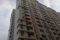 Bàng hoàng phát hiện cụ bà rơi từ tầng 6 chung cư Bình Khánh