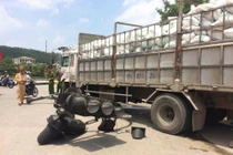 Ám ảnh hiện trường xe tải tông liên hoàn xe máy, bốt CSGT