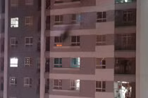 Cháy chung cư Hồng Hà Eco City, cư dân hốt hoảng tháo chạy