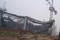 Hà Nội: Đình chỉ thi công công trình xảy ra vụ sập giàn giáo