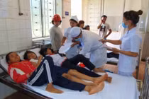 Quảng Ngãi: 19 học sinh nhập viện nghi ngộ độc trà sữa