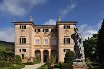 Biệt thự hơn 300 năm tuổi gây choáng với kiến trúc thách thức thời gian