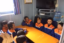 Gác lại chuyện vui Tết, nỗ lực tìm 3 thuyền viên mất tích