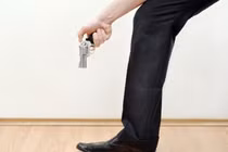 Hy hữu: Vác súng đi săn gà rừng, tự bắn…vào mình chết thảm