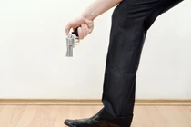 Hy hữu: Vác súng đi săn gà rừng, tự bắn…vào mình chết thảm