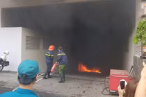 Chung cư Carina Plaza bất ngờ cháy trở lại, người dân chạy tán loạn