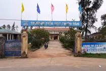 Hiệu trưởng “ém” tiền Formosa của HS cho giáo viên đi chơi nói gì?