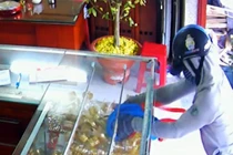 Táo tợn dùng dao cướp tiệm vàng ở Lạng Sơn