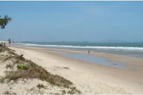 Đi chơi biển, rùng mình phát hiện thi thể không đầu trôi dạt