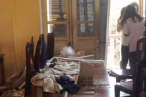 Vữa trần rơi lả tả khiến học sinh THPT Trần Nhân Tông nhập viện