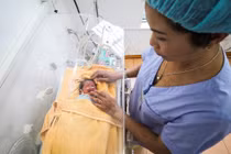 Những hình ảnh đẹp về ngành Y nhân ngày Thầy thuốc Việt Nam