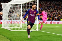 Huyền thoại Mu và Barca chung vui sau chiến thắng của Barcelona