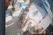 Học sinh bị bỏ quên trên xe trường Gateway tử vong: Cháu bé bị đổi áo