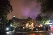 HN: Lửa bốc ngùn ngụt tại xưởng đồ chơi trong đêm 2/9